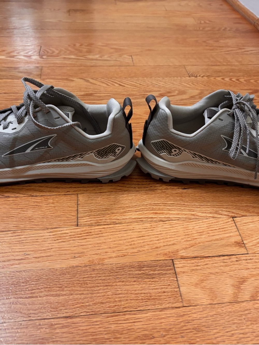 Altra Light Gray Women’s Lone Peak Trail Running Shoes - Picture 3 of 5